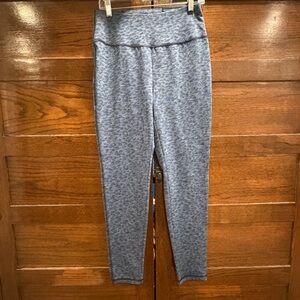 T by Talbots medium Blue leopard print quality thick Leggings workout active